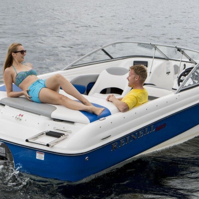 a small boat in a body of water