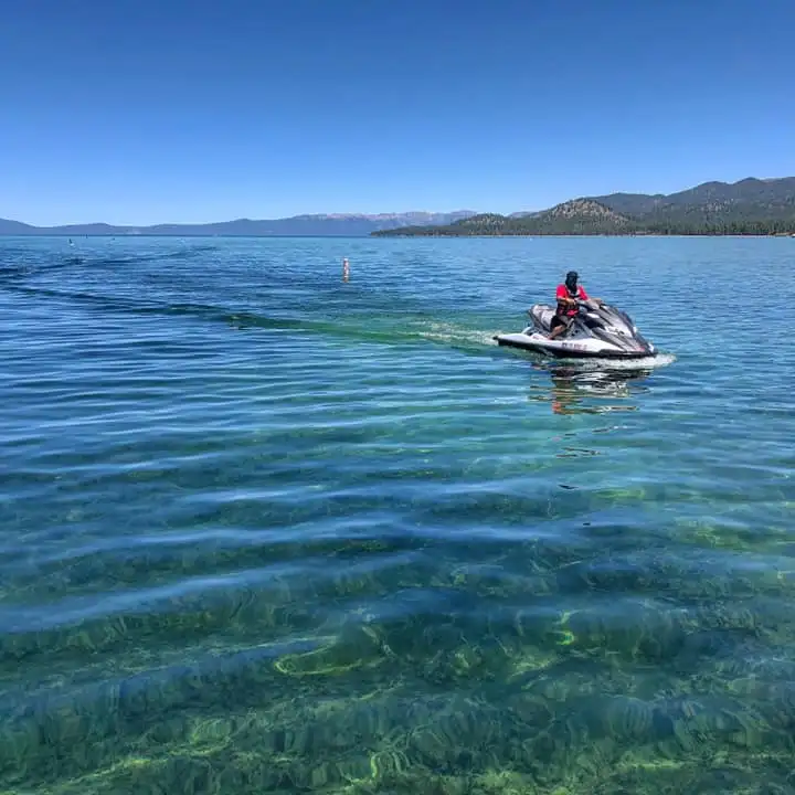 a small boat in a body of water