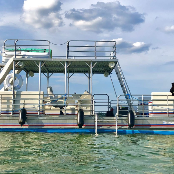 Ultimate Pontoon - Shade, Fun And Comfort With A Driver 