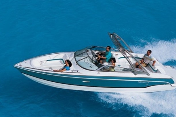 a small boat in a body of water